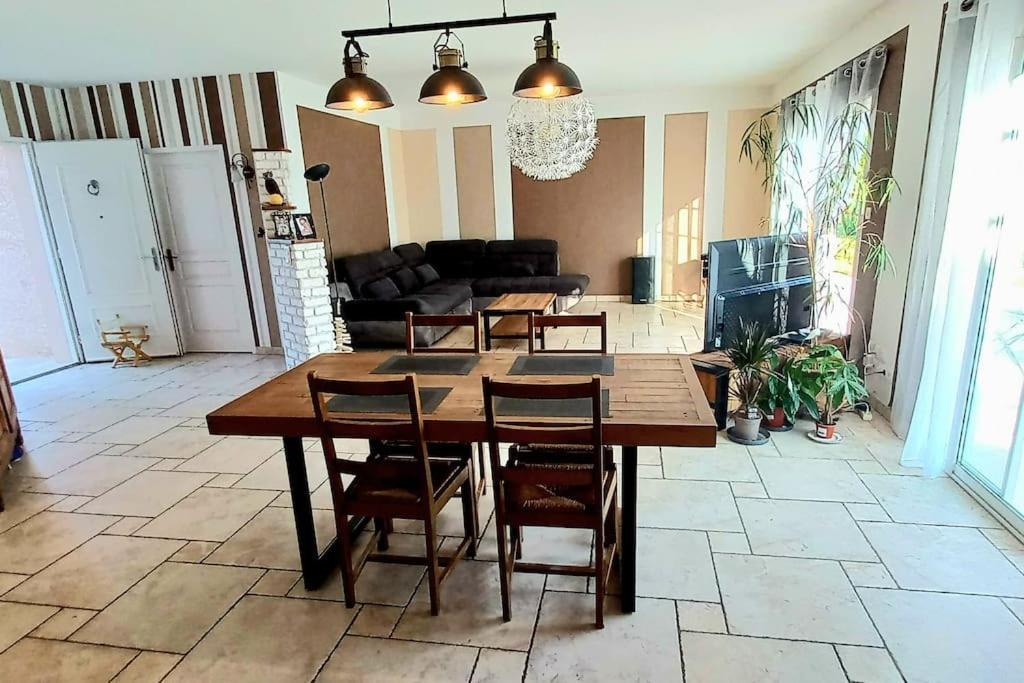 Villa 140 M² Hab. Avec Piscine Καστρ Εξωτερικό φωτογραφία